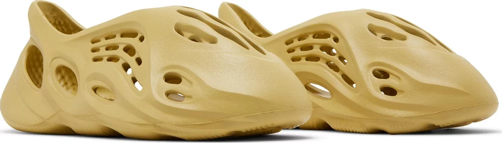 Yeezy Foam Runner Sulfur - kicks n'spired